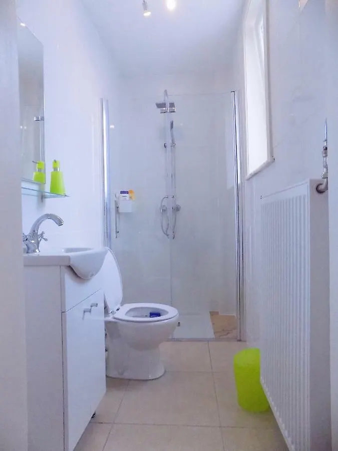 Apartment La Lodelinsartoise - Meuble De Vacances 3 Cles Charleroi